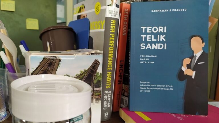 Buku Catatan untuk Calon Penulis